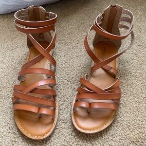 American Eagle sandals